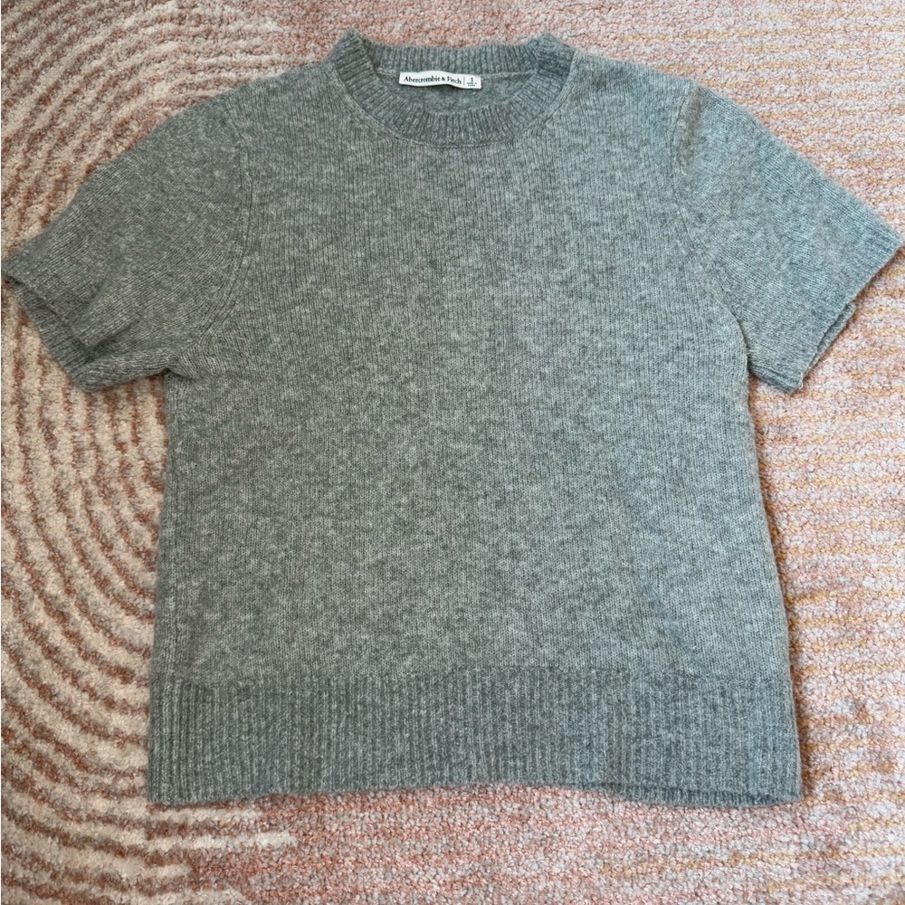 Abercrombie Grey Knit Sweater size small